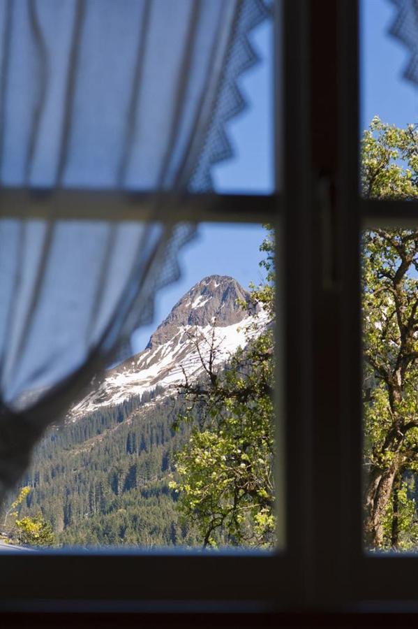 Haus Sonnenhof Apartment Wald am Arlberg Bagian luar foto